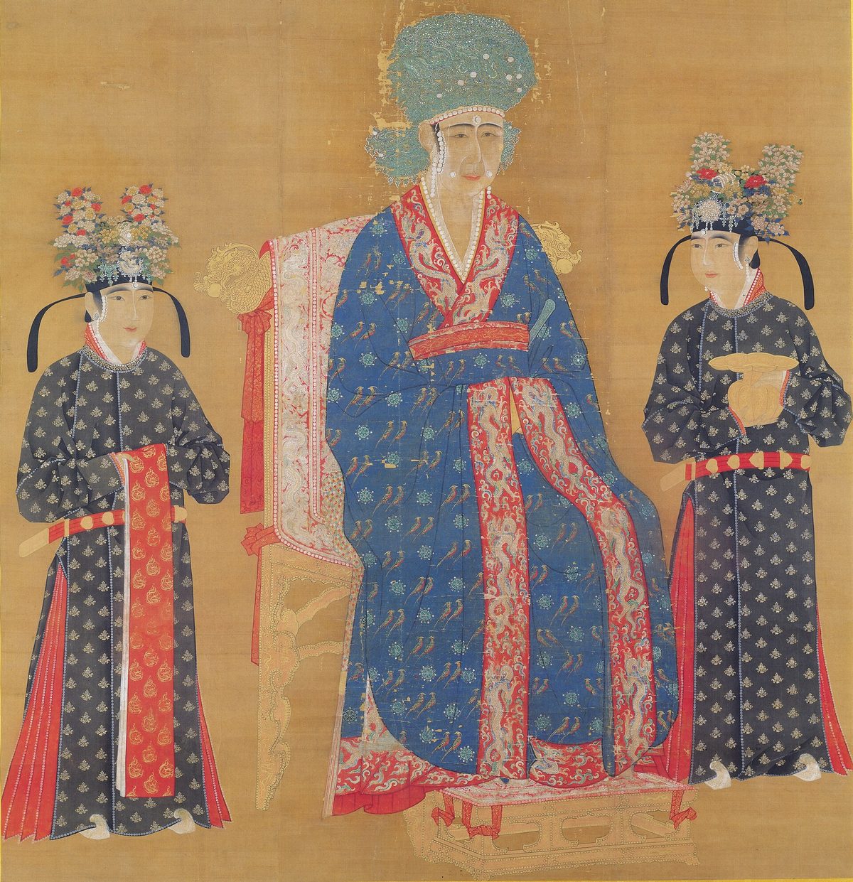 《宋仁宗后（曹皇后）坐像》，龍鳳花釵冠、深青翟紋禕衣